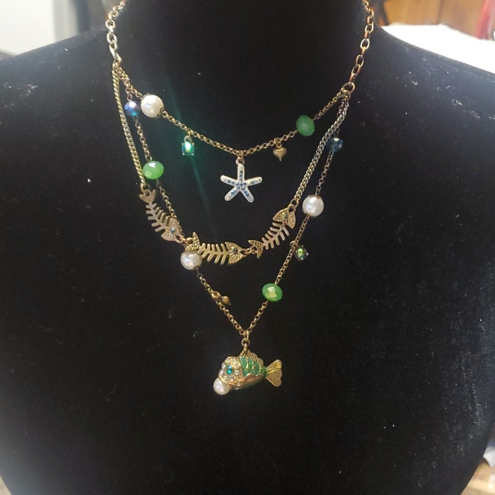 Betsey Johnson statement necklace